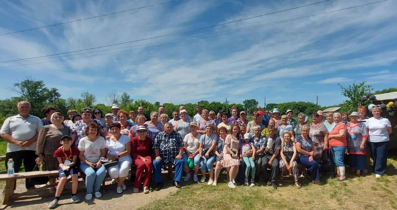 В рамках конкурса - фестиваля «Юбилейный тур», посвященного 100 – летию со дня образования Алейского района, в поселке Чернышевский 22 июня прошел праздник «Люблю тебя, село родное!».