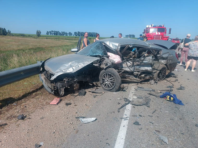 На трассе в Алейском районе произошло смертельное ДТП. На трассе в Алейском районе произошло смертельное ДТП.